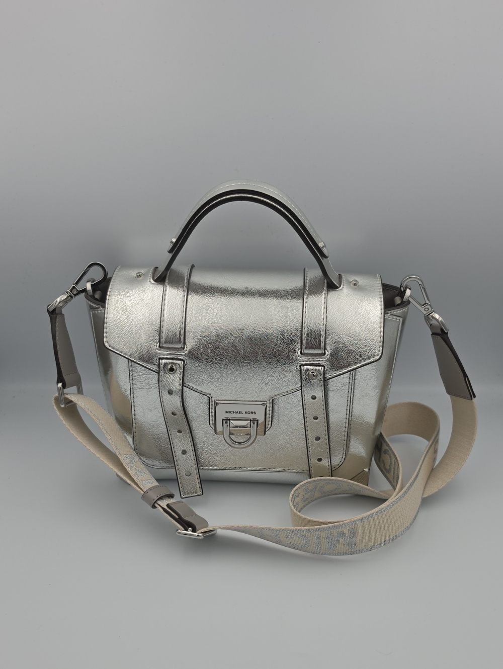 Michael Kors Silver Metallic Small Manhattan W/ Silver Hardware (NWOT)🩶